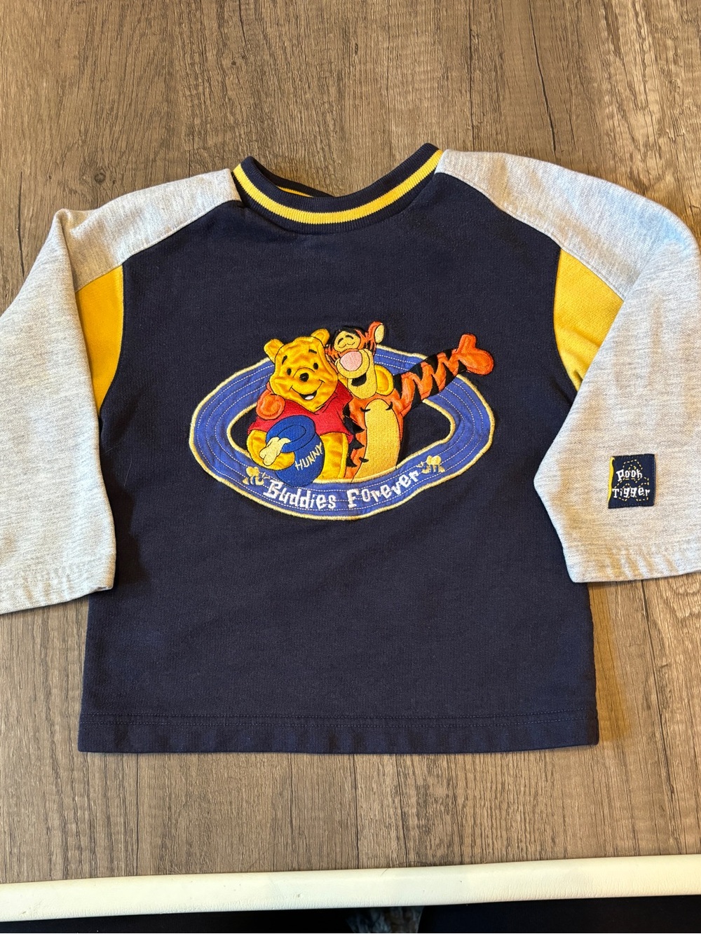 Vintage 90s Y2K Winnie The Pooh Graphic Sweatshirt Sweater Tigger Buddies Sz 4